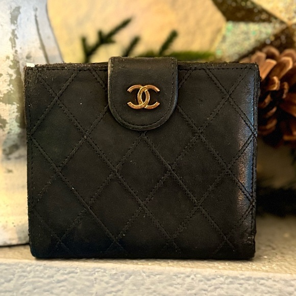 CHANEL Bicolore Quilted CC Logo Lambskin Bifold Wallet/ - Picture 3 of 17